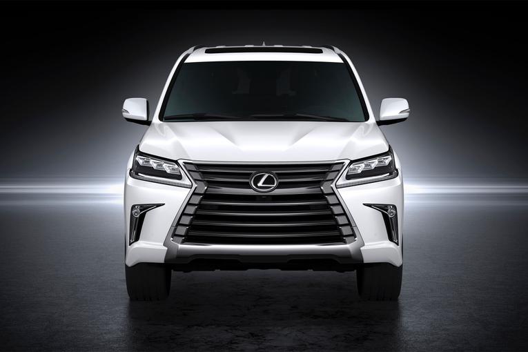 2016 Lexus LX 570;