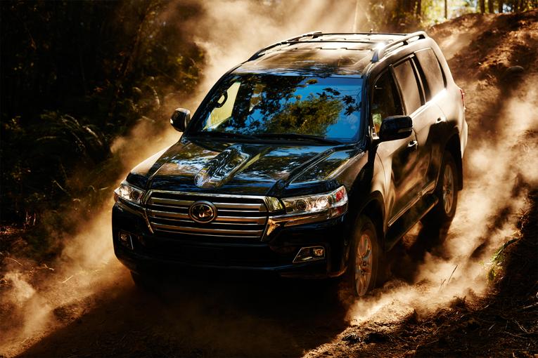 2016 Toyota Land Cruiser;