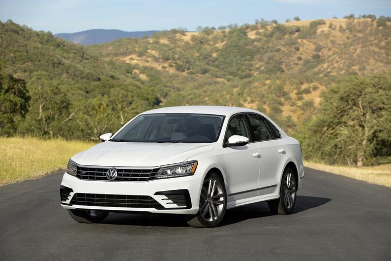 2016 Volkswagen Passat;