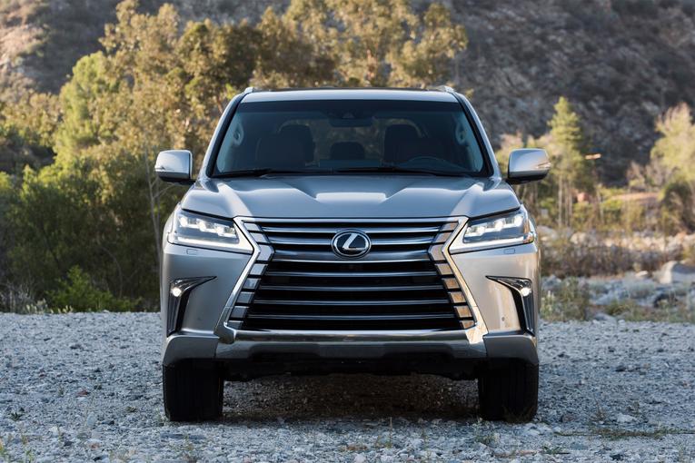 2016 Lexus LX 570;