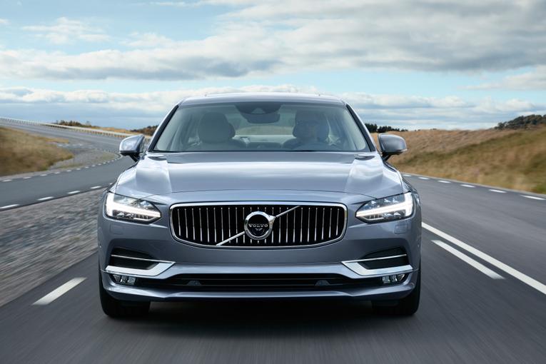 Volvo S90;