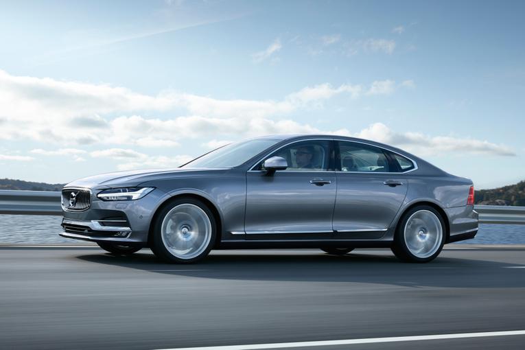 Volvo S90;