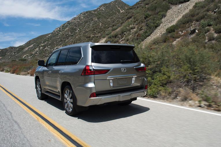 2016 Lexus LX 570;