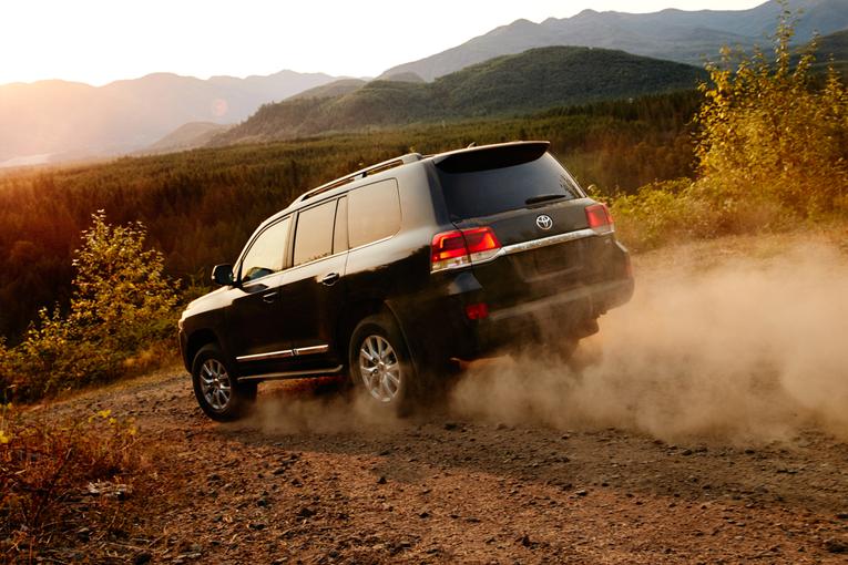 2016 Toyota Land Cruiser;