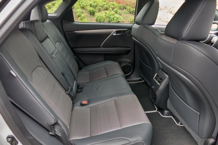 2016 Lexus RX 450h;