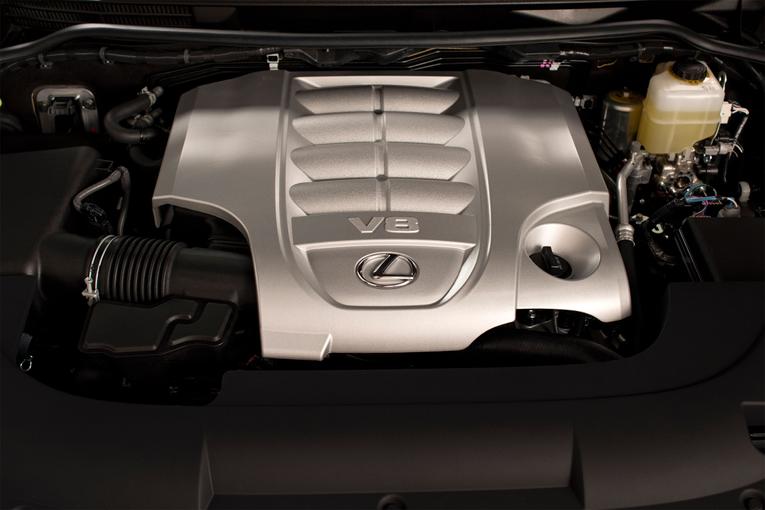 2016 Lexus LX 570;