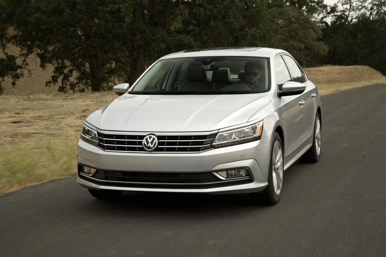 2016 Volkswagen Passat;