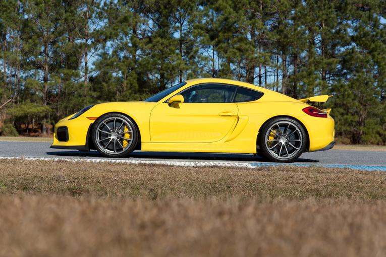 2016 Porsche Cayman GT4