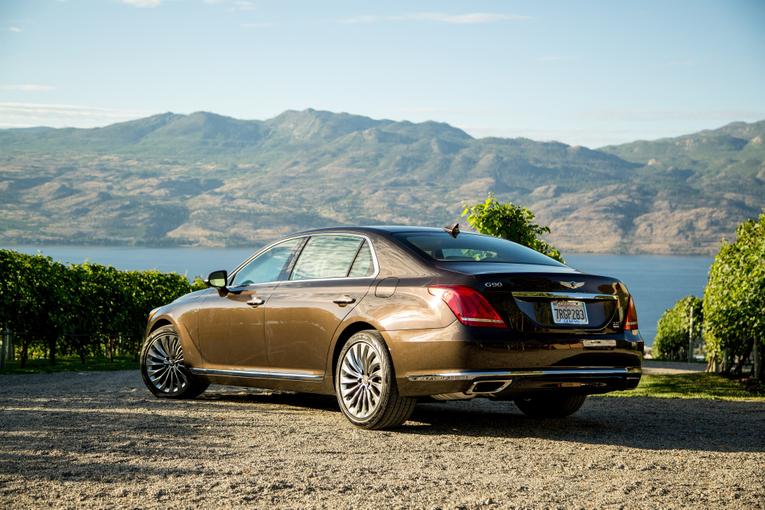 2017 Genesis G90