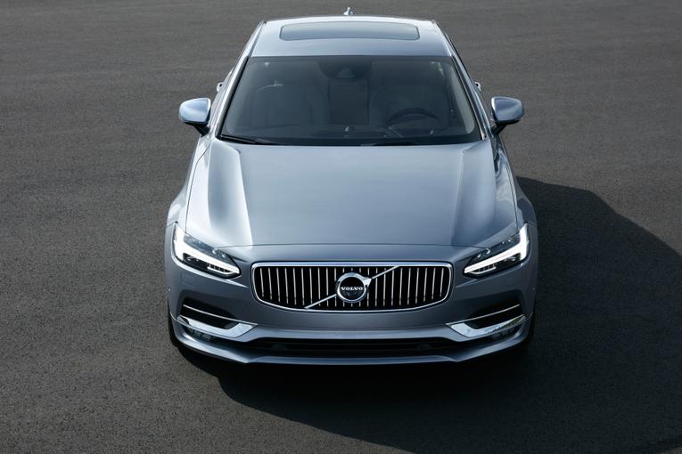 Volvo S90;