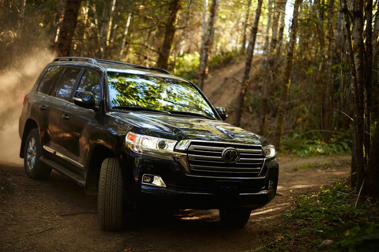 2016 Toyota Land Cruiser;