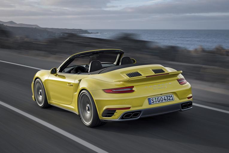 2017 Porsche 911;