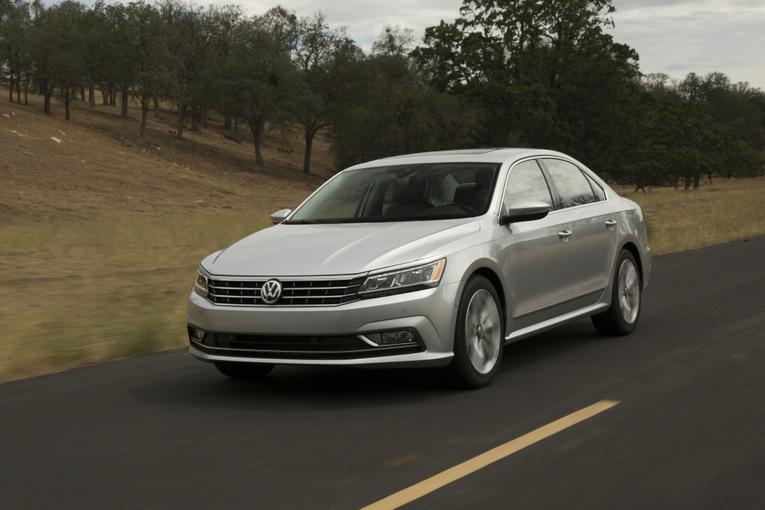2016 Volkswagen Passat;