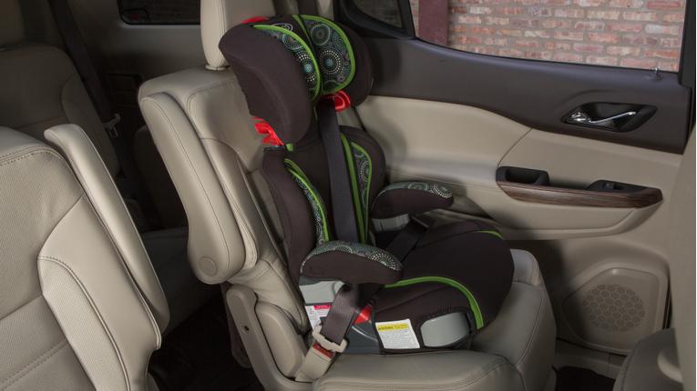 What Is The Trade In Value Of My Car >> Which 2017 Three-Row SUVs Offer Captain's Chairs? | News | Cars.com What Is The Trade In Value Of My Car >> Which 2017 Three-Row SUVs Offer Captain's Chairs? | News | Cars.com