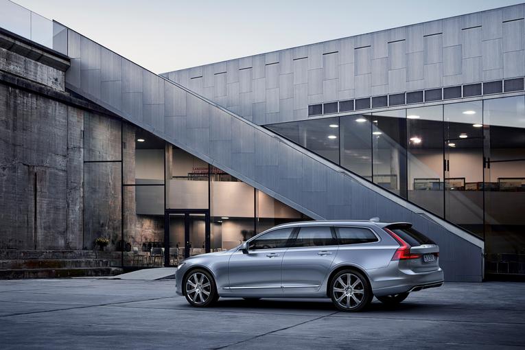 2017 Volvo V90