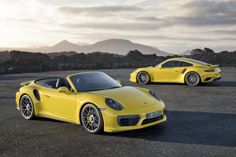 2017 Porsche 911;