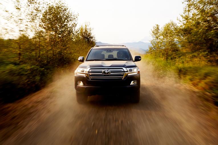 2016 Toyota Land Cruiser;