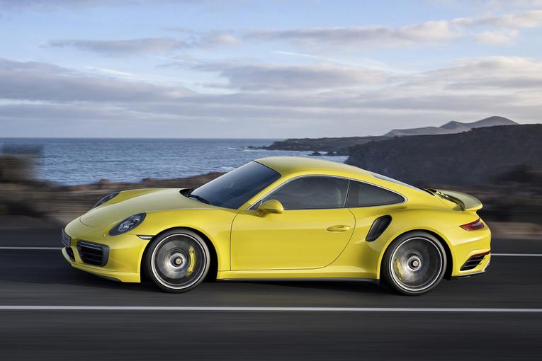 2017 Porsche 911;