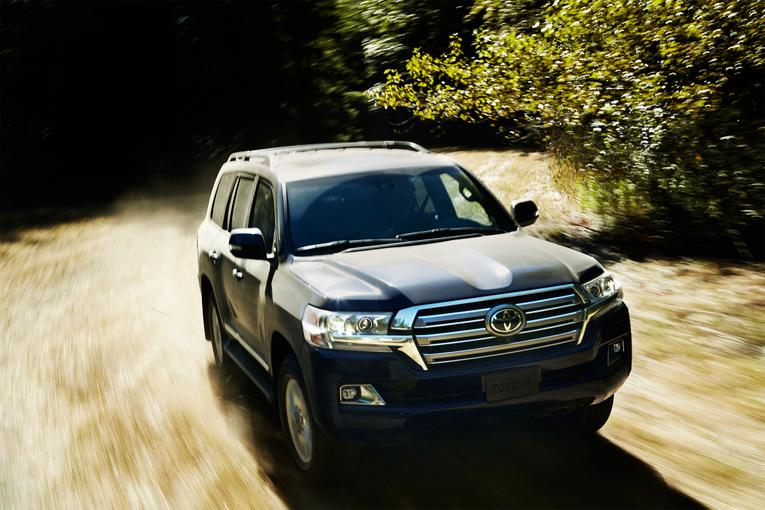 2016 Toyota Land Cruiser;