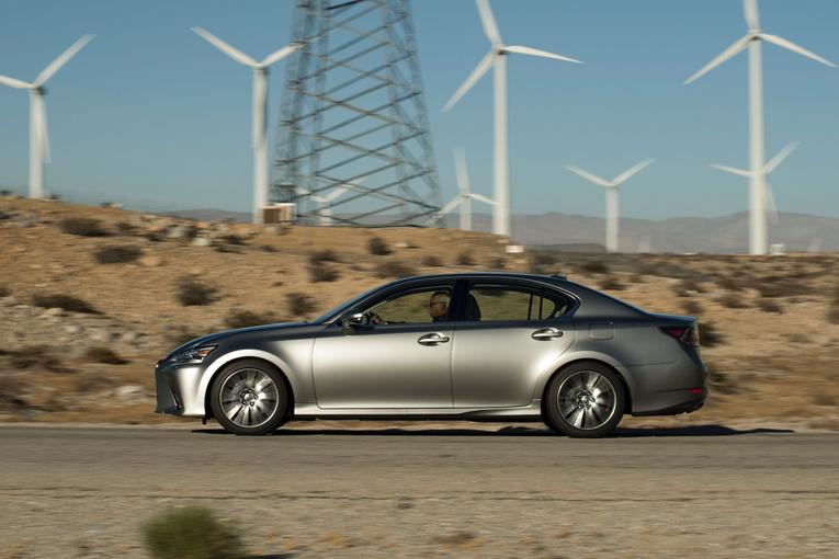 2016 Lexus GS 200t;