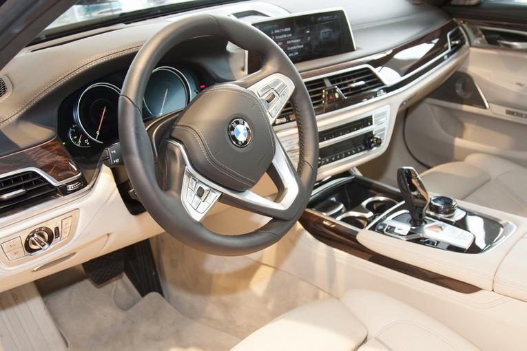 2016 BMW 7 Series;