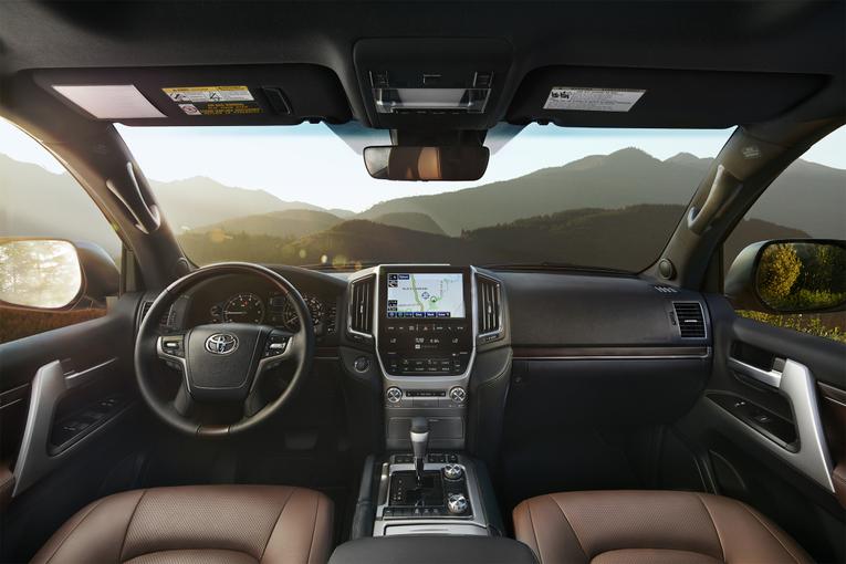 2016 Toyota Land Cruiser;