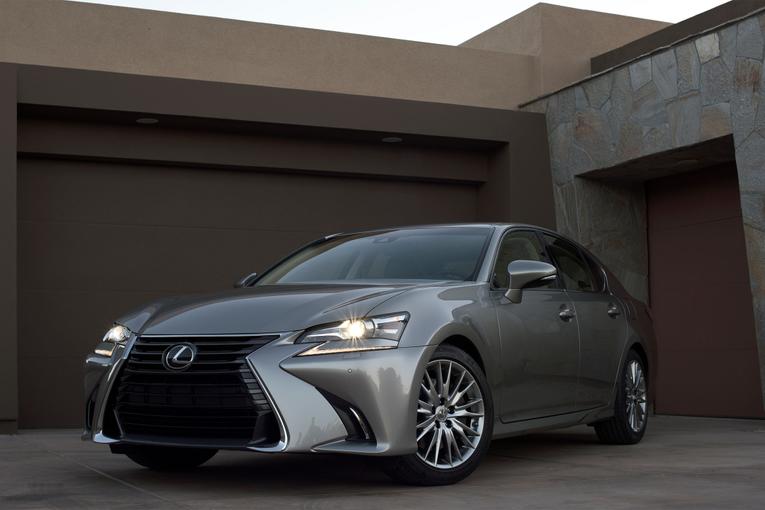 2016 Lexus GS 200t;