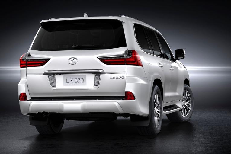 2016 Lexus LX 570;