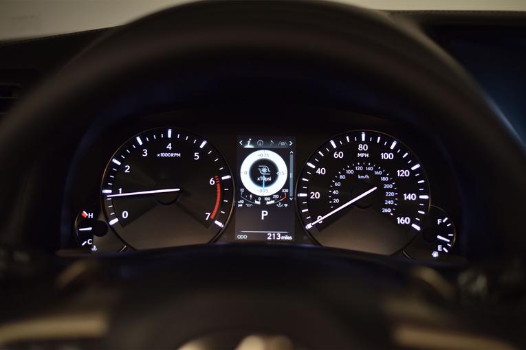 2016 Lexus GS 200t;