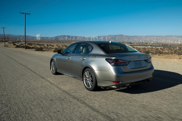 2016 Lexus GS 200t;