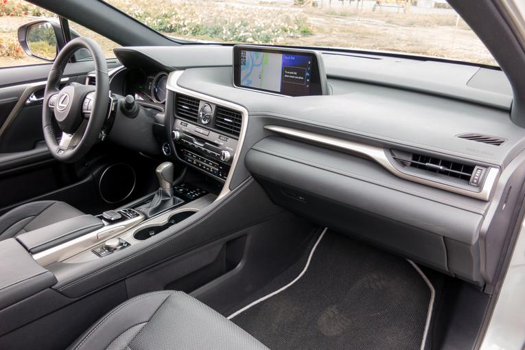 2016 Lexus RX 450h;