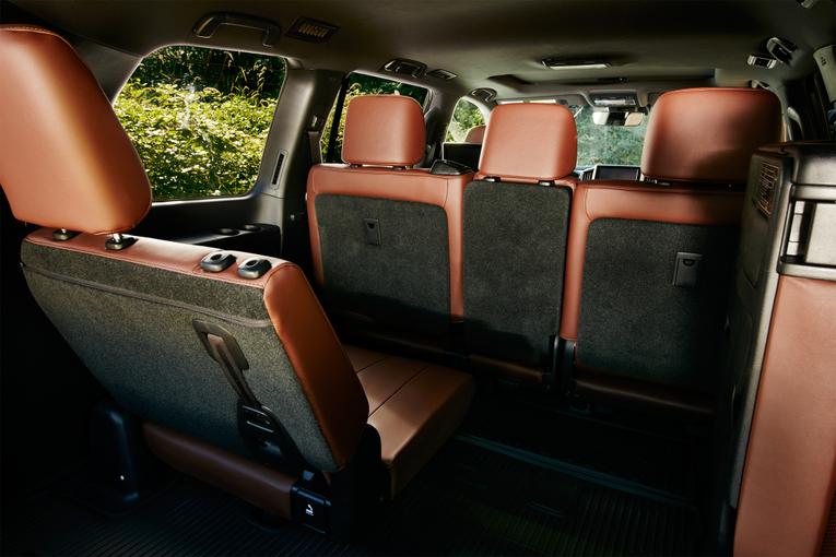 2016 Toyota Land Cruiser;