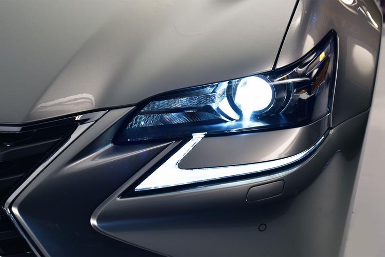 2016 Lexus GS 200t;
