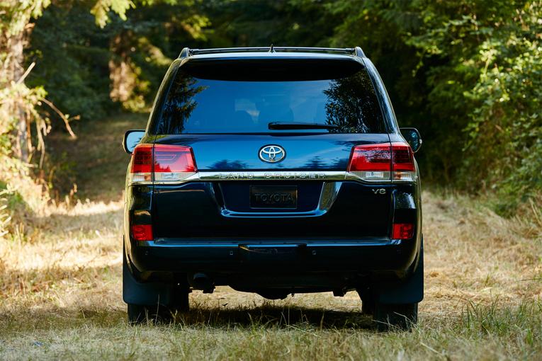 2016 Toyota Land Cruiser;