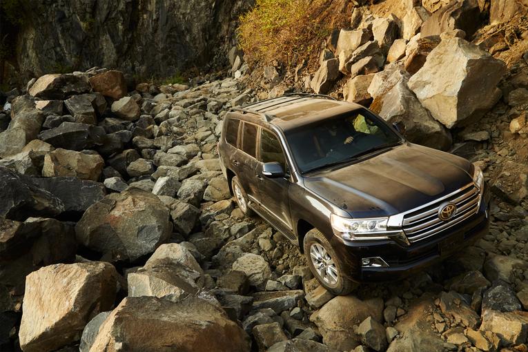 2016 Toyota Land Cruiser;