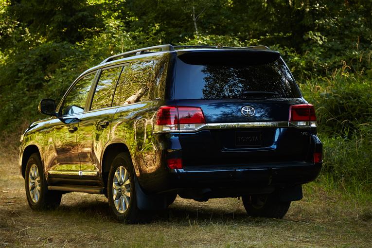 2016 Toyota Land Cruiser;