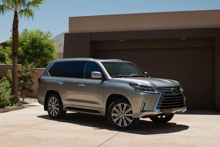 2016 Lexus LX 570;