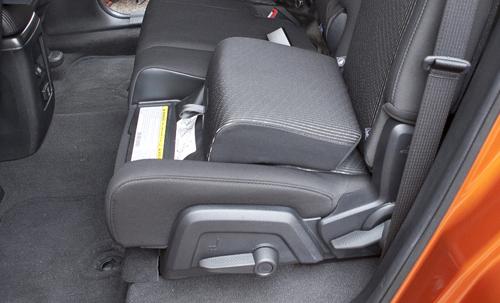 Chrysler integrated child safety seats #2