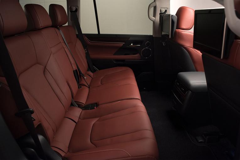 2016 Lexus LX 570;
