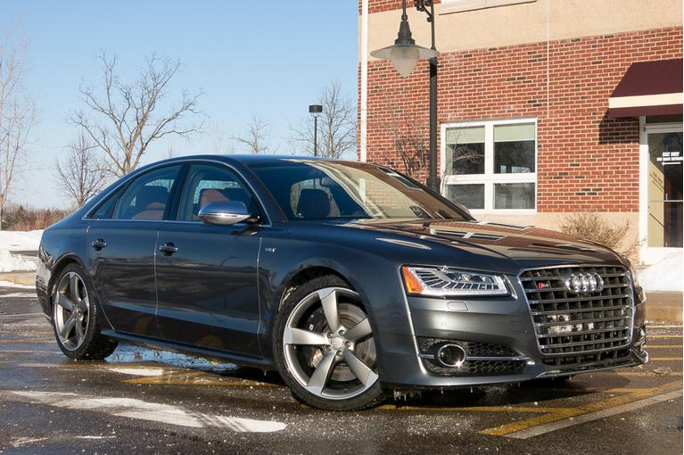 Audi s8 2016