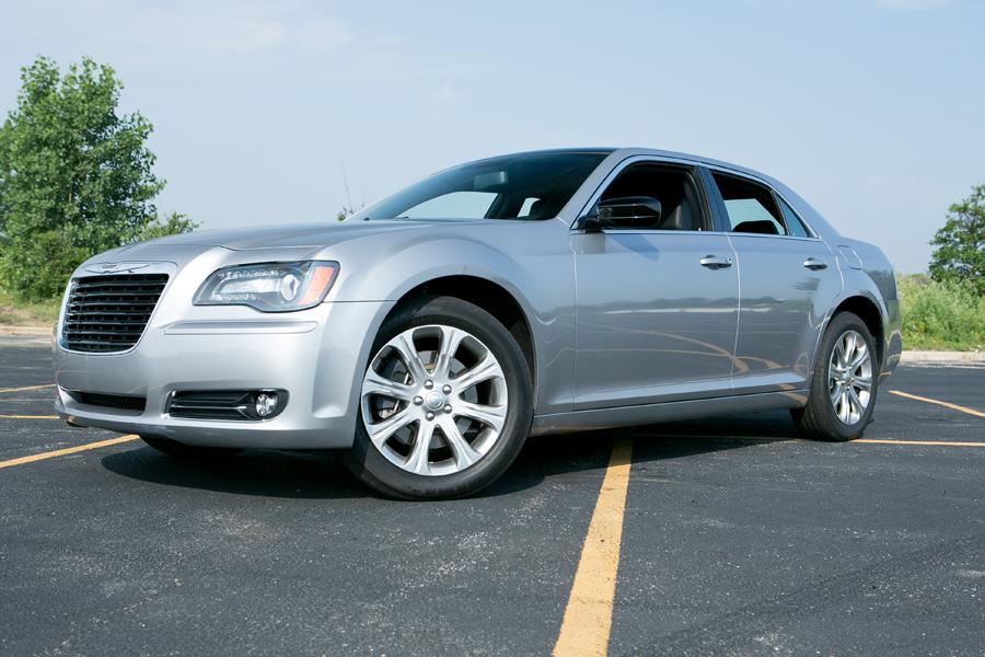2013 Chrysler 300 Specs, Price, MPG & Reviews | Cars.com