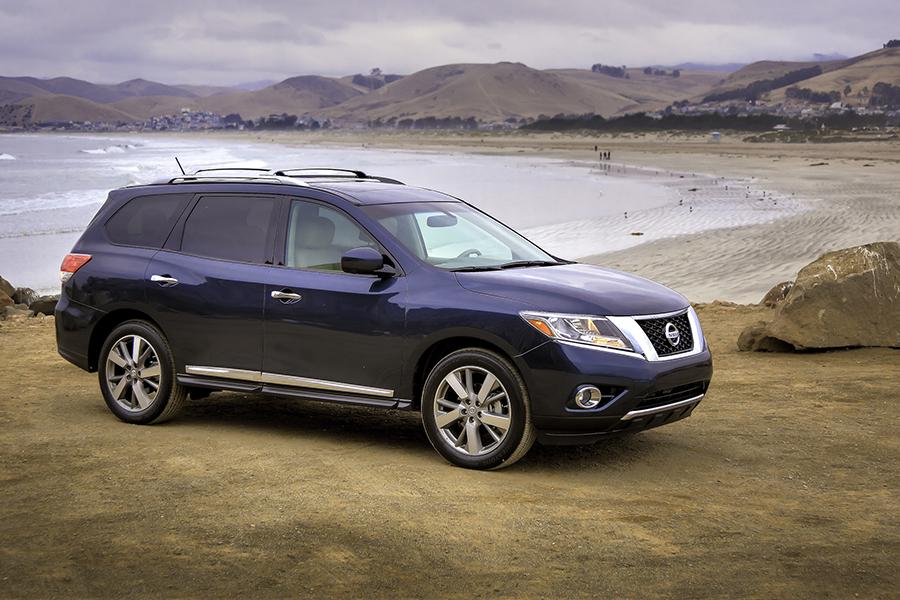 2014 Nissan Pathfinder Specs, Price, MPG & Reviews