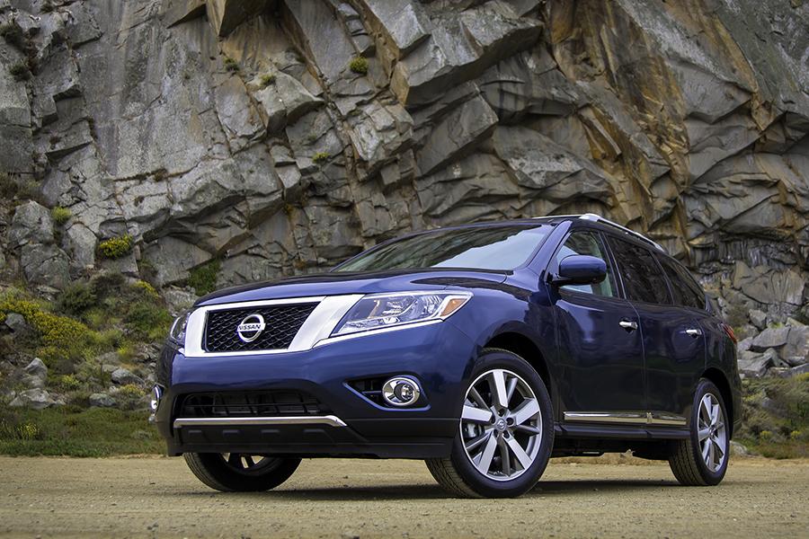 2014 Nissan Pathfinder Specs, Price, MPG & Reviews