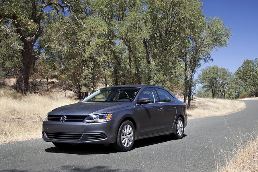 2014 Volkswagen Jetta Overview | Cars.com