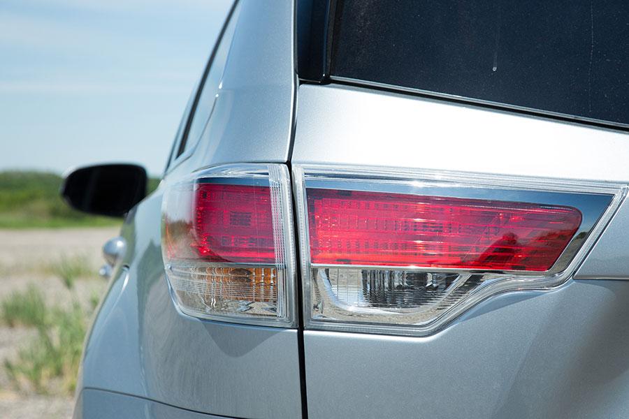 2014 Toyota Highlander Hybrid Specs, Price, MPG & Reviews | Cars.com
