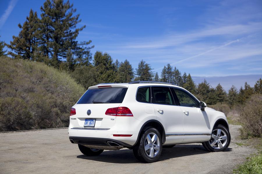 2014 Volkswagen Touareg Hybrid Overview | Cars.com