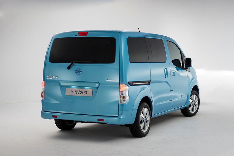 2014 Nissan NV200 Specs, Price, MPG & Reviews