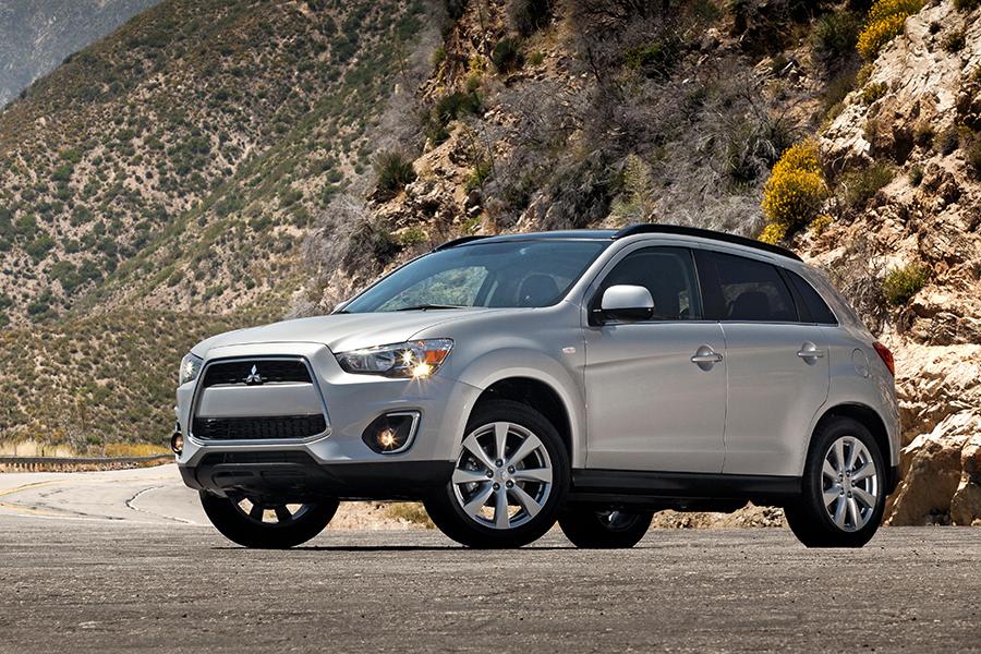 2014 Mitsubishi Outlander Sport Specs, Price, MPG & Reviews