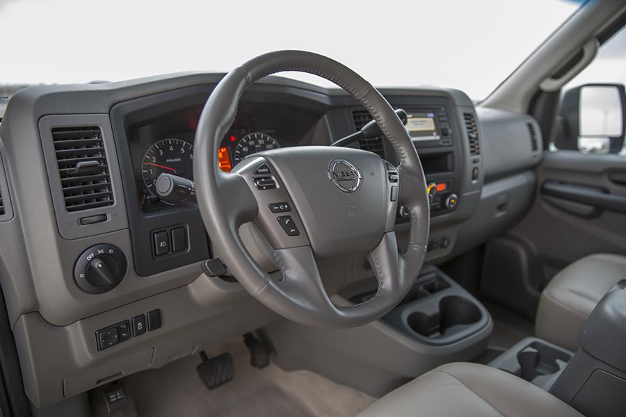 2015 Nissan NV Passenger NV3500 HD Specs, Price, MPG & Reviews