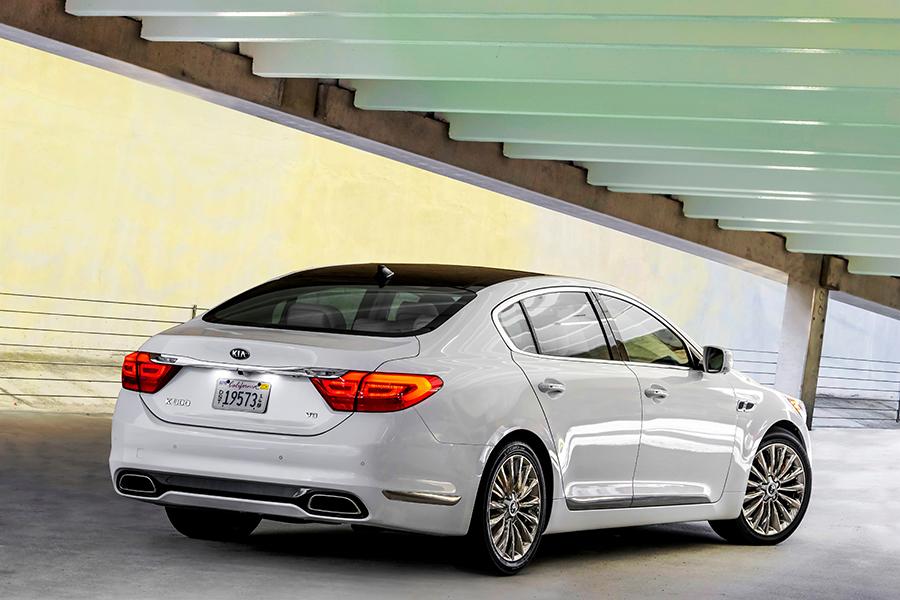 2016 Kia K900 Overview